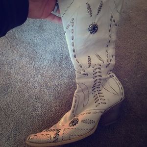 All white cowgirl boots